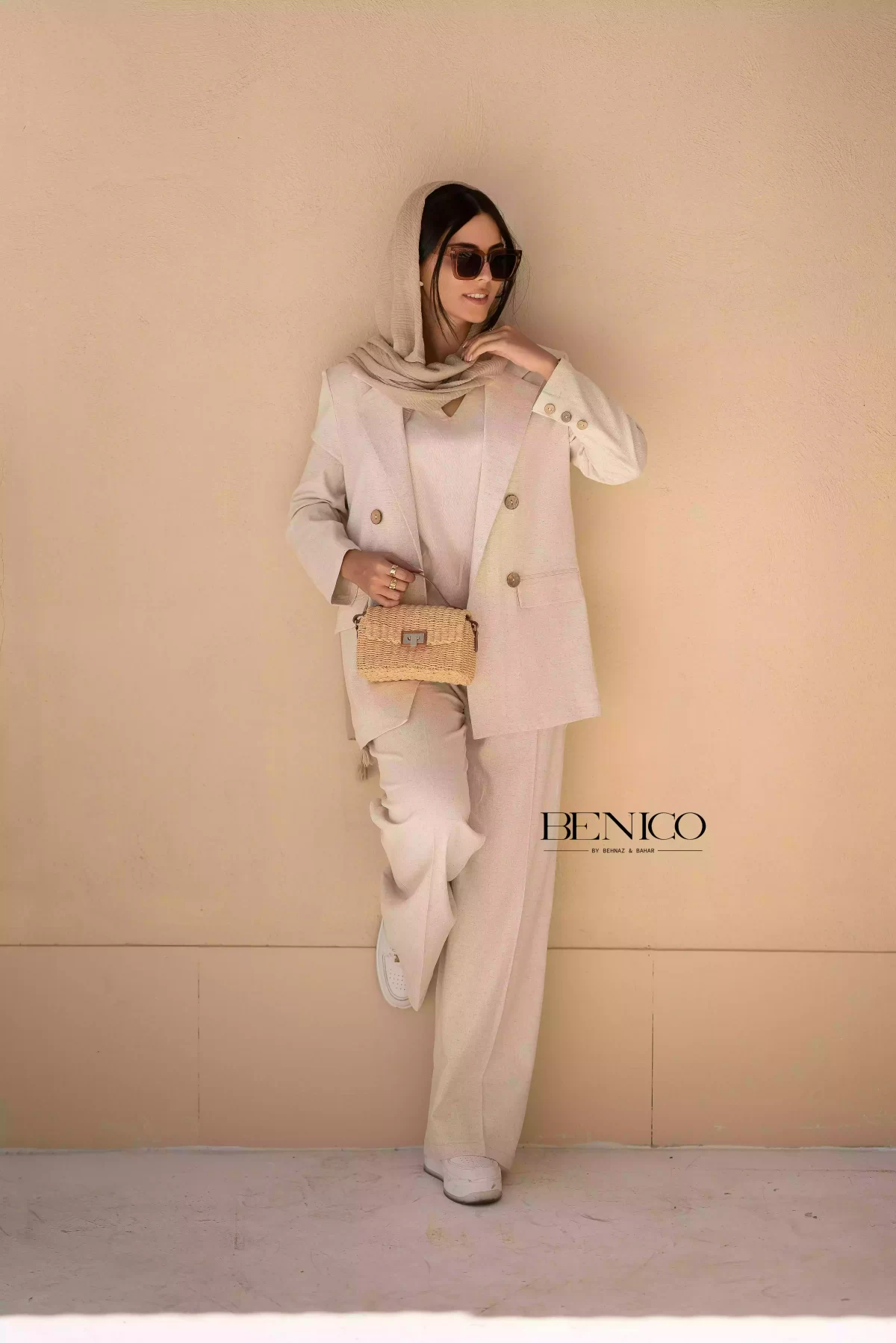 کت شلوار کرم رنگ زنانه مزون بنیکو