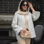 خرید مانتو رنگ آبی روشن و کرم جنس ژاکارد از مزون بنیکو