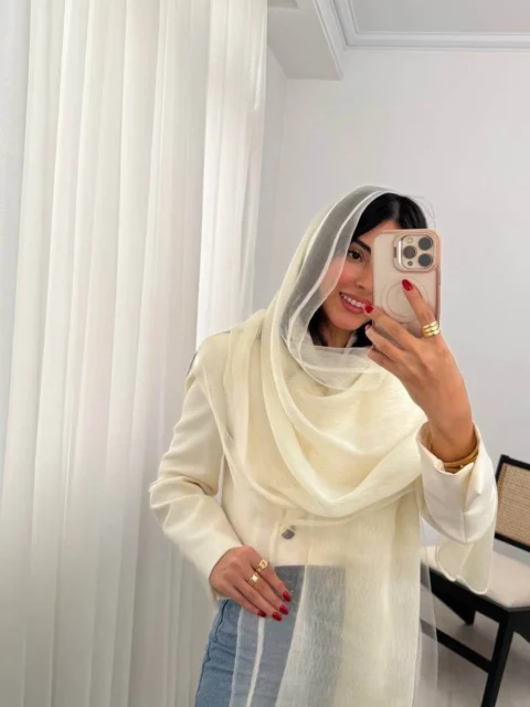 شال لبه تور رنگ سفید شیری