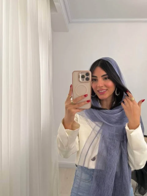 شال لبه تور رنگ آبی تیره