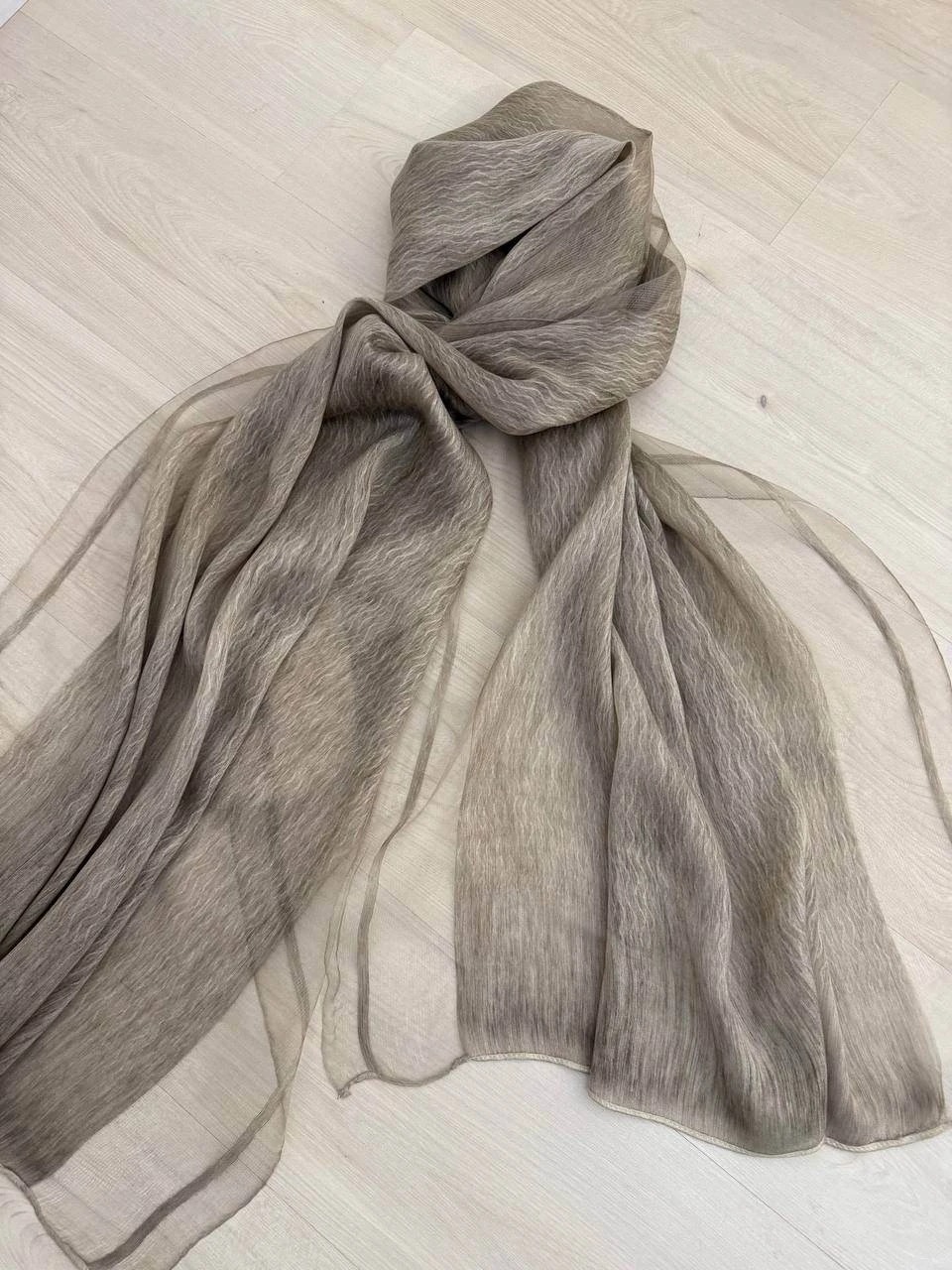 شال لبه تور رنگ نسکافه‌ای