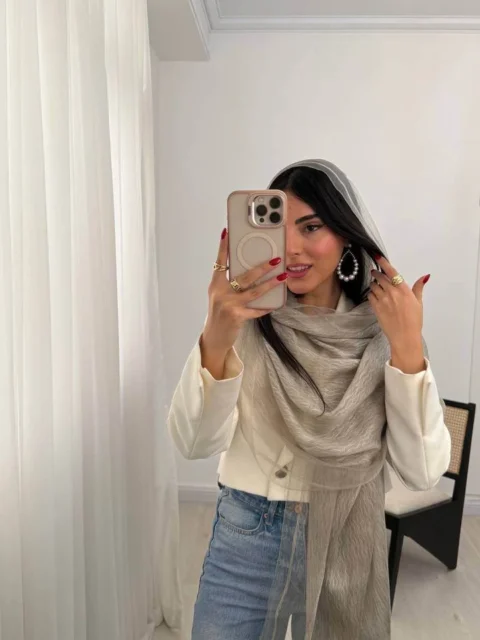 شال لبه تور رنگ نسکافه‌ای