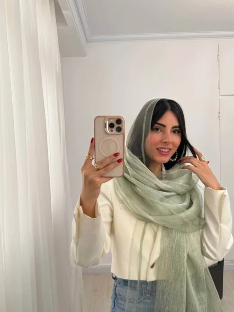 شال لبه تور رنگ سبز