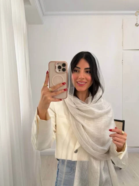 شال لبه تور رنگ طوسی