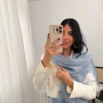 شال لبه تور رنگ آبی روشن